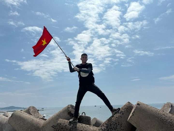 The Body Shop phát động chiến dịch SEA THE CHANGE đồng  loạt ra quân ” Dọn sạch bãi biển ” tại Hạ Long và Bình Thuận