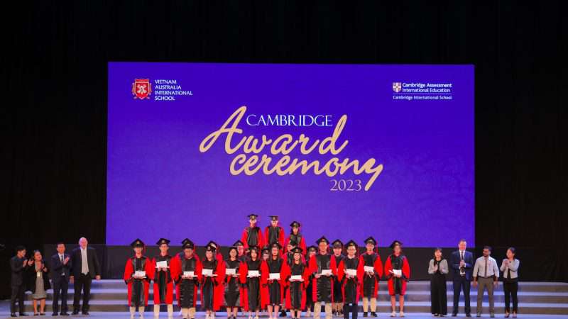 4 học sinh trường Quốc tế Việt Úc được CAIE trao cúp “Điểm cao nhất Việt Nam” trong kì thi Cambridge 2023
