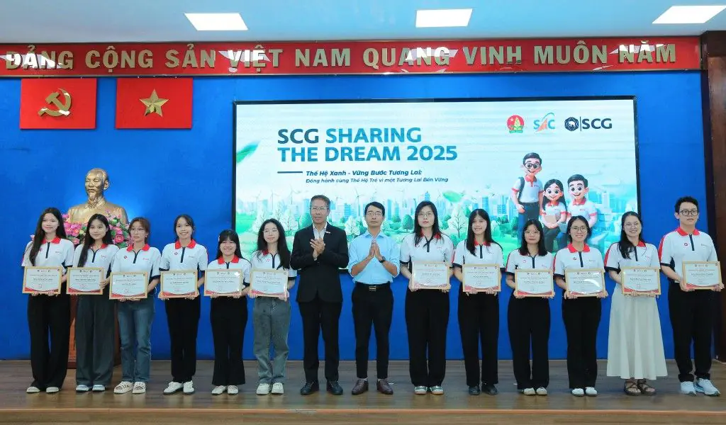 Trao học bổng ‘SCG Sharing The Dream năm 2025’ cho sinh viên khu vực phía Nam