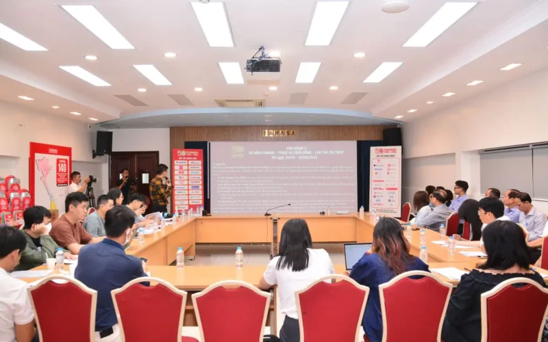 Fahasa sẽ tặng 50 tủ sách xã hội cho học sinh trên cả nước