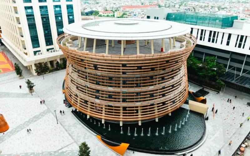 TRƯỜNG ĐẠI HỌC VĂN LANG VÀ ĐẠI HỌC QUỐC GIA SINGAPORE (NUS) KÝ KẾT HỢP TÁC