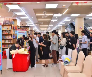 Giao lưu và ký tặng với chủ đề “Truyện tranh – Bí mật đằng sau những nét vẽ”